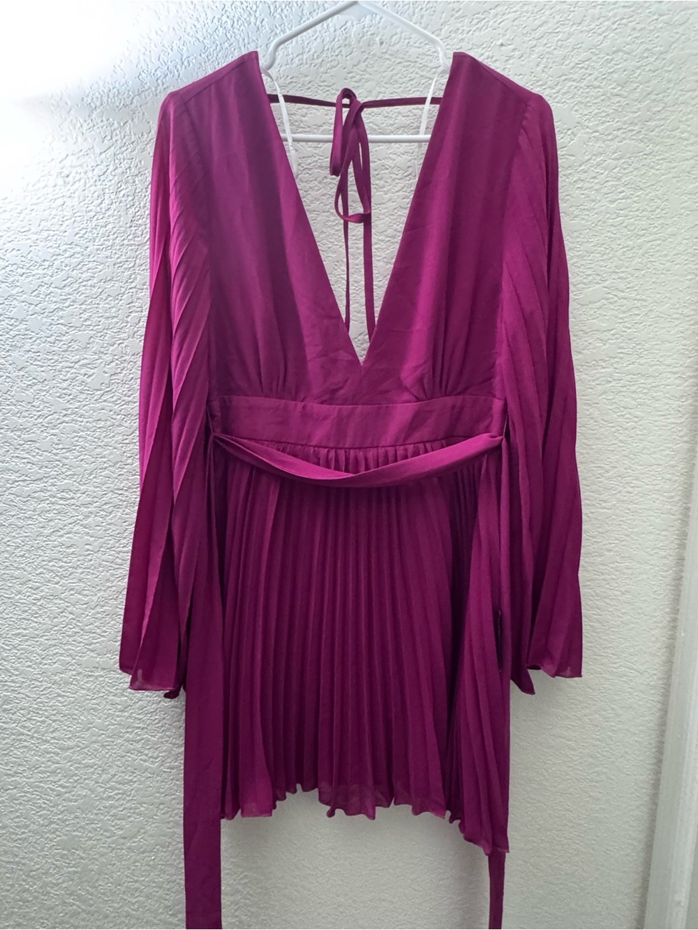 Lulus Deep V Pleated Fuchsia Long Sleeve Dress